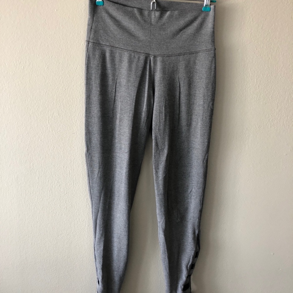 Old Navy Workout Leggings with Leg Cutout